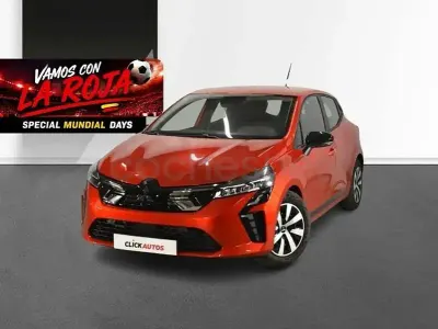 Usado Mitsubishi Colt Motion 90 CV (66 kW) 2025 Rojo Utilitario