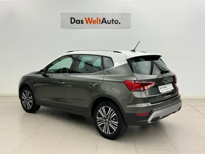 Usado Seat Arona Xperience 115 CV (84 kW) 2025 Gris SUV