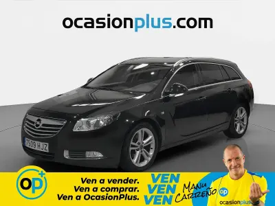 Usado Opel Insignia Sport 160 CV (117 kW) 2012 Negro Familiar