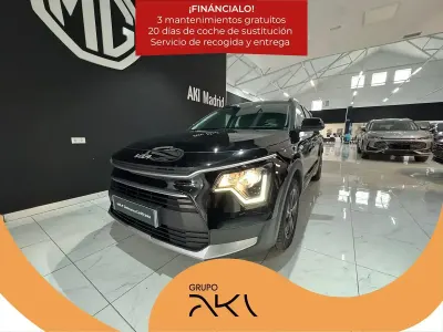 Käytetty Kia Niro 141 HP (103 kW) 2023 Musta Katumaasturi