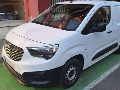 Usado Opel Combo S 99 CV (72 kW) 2022 Blanco Monovolumen