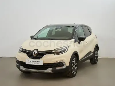 Usado Renault Captur Zen 130 CV (95 kW) 2019 Beige SUV