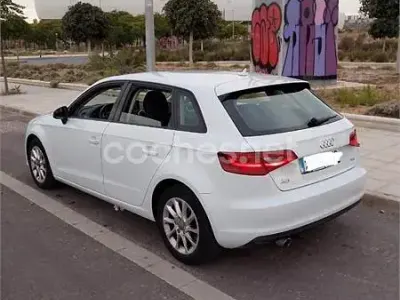 Usado Audi A3 Attraction 105 CV (77 kW) 2014 Blanco Berlina