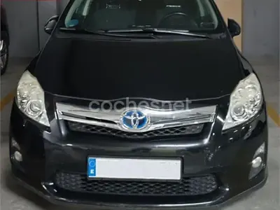 Usado Toyota Auris Hybrid Active 135 CV (99 kW) 2011 Negro Berlina