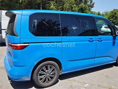 Usado VW Multivan Life 218 CV (160 kW) 2022 Azul Monovolumen
