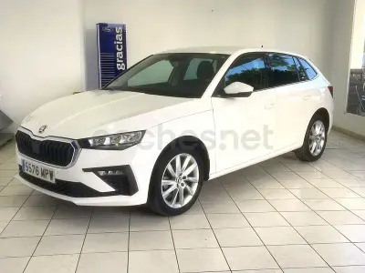 Usado Skoda Scala Selection 115 CV (84 kW) 2024 Blanco Utilitario