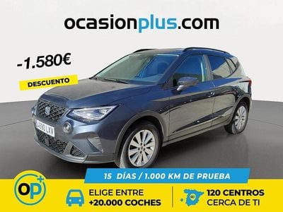 Usado Seat Arona Style Plus 110 CV (80 kW) 2022 Gris SUV