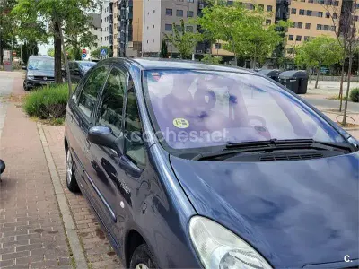 Usado Citroën Xsara Picasso Exclusive 92 CV (67 kW) 2008 Azul Monovolumen