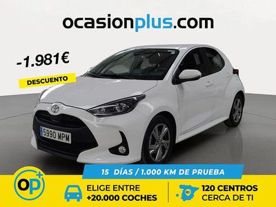 Usado Toyota Yaris Hybrid Active 116 CV (85 kW) 2024 Blanco Berlina