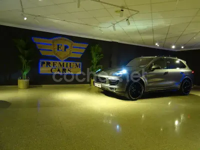 Usado Porsche Cayenne 385 CV (283 kW) 2016 Gris / plata SUV