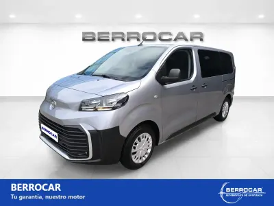 Usado Toyota Proace Verso 145 CV (106 kW) 2024 Granate Familiar