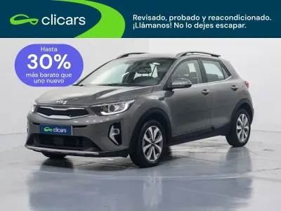 Usado Kia Stonic 120 CV (88 kW) 2023 Verde SUV