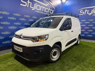 Usado Citroën Berlingo 101 CV (74 kW) 2021 Blanco Monovolumen
