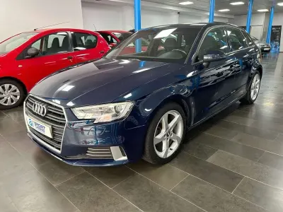 Usado Audi A3 Sportback Sport 110 CV (80 kW) 2017 Azul Utilitario
