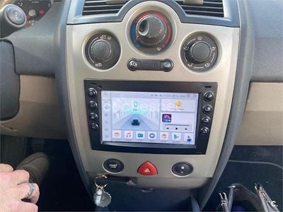 Usado Renault Mégane II Dynamique 98 CV (72 kW) 2003 Gris / plata Berlina