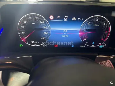 Usado Mercedes GLB220 190 CV (139 kW) 2025 Negro SUV