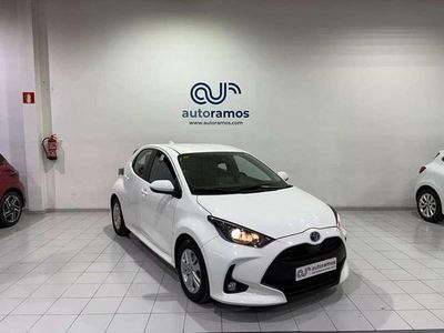 Usado Toyota Yaris Hybrid Active 116 CV (85 kW) 2022 Blanco Utilitario