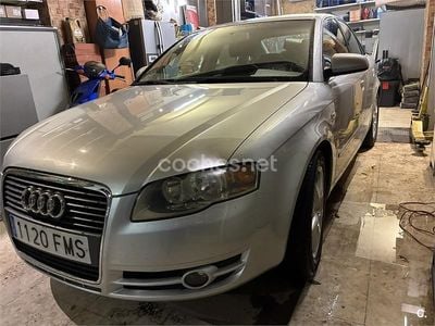 Usado Audi A4 140 CV (102 kW) 2007 Gris / plata Berlina