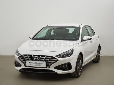 Usado Hyundai i30 110 CV (80 kW) 2024 Blanco Berlina