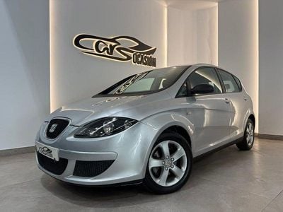 Usado Seat Altea Style 105 CV (77 kW) 2010 Gris / plata Monovolumen