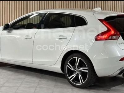 Blanco Usado 2017 Volvo V40 R-Design Momentum Berlina | 19.900 € (Caro)