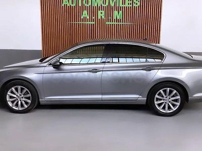 Usado VW Passat 150 CV (110 kW) 2020 Gris / plata Berlina