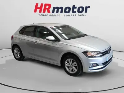Usado VW Polo Advance 95 CV (69 kW) 2018 Gris Utilitario