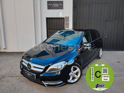 Usado Mercedes B180 122 CV (89 kW) 2013 Negro Monovolumen