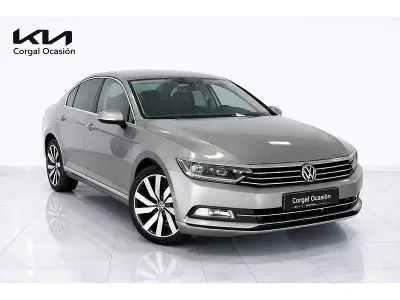 Usado VW Passat Sportline 150 CV (110 kW) 2016 Gris / plata Berlina