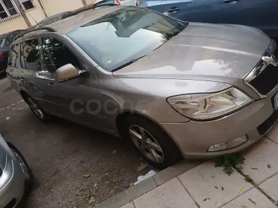 Usado Skoda Octavia Family 105 CV (77 kW) 2011 Beige Familiar