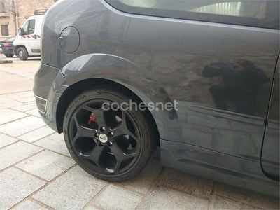 Gris / plata Usado 2006 Ford Focus ST Berlina | 8800 € (Buen precio)