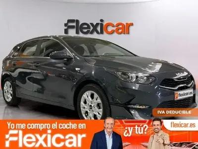 Usado Kia Ceed 136 CV (100 kW) 2023 Gris Utilitario