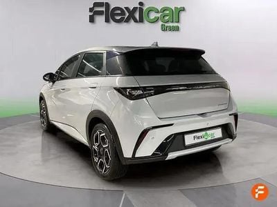 Begagnad BYD Dolphin Comfort 150 kW (204 HK) 2024 Vit Halvkombi