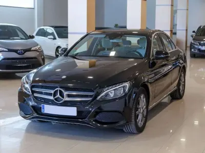 Usado Mercedes C220 170 CV (125 kW) 2016 Negro Berlina
