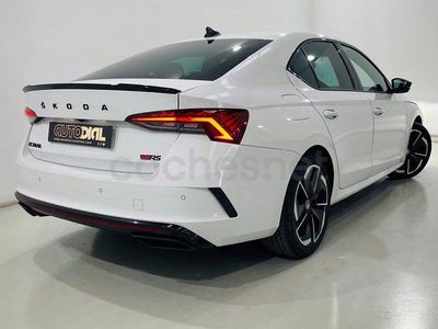 Usado Skoda Octavia RS 245 CV (180 kW) 2024 Blanco Berlina