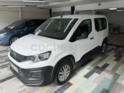 Usado Peugeot Rifter Access 100 CV (73 kW) 2020 Blanco Monovolumen