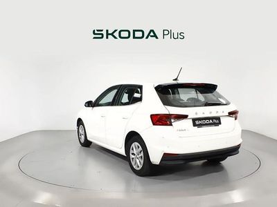 Blanco Usado 2023 Skoda Fabia Ambition Utilitario | 15.900 € (Un poco caro)