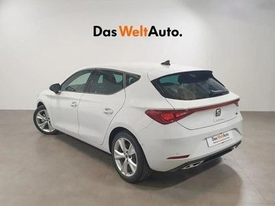Usado Seat Leon FR 116 CV (85 kW) 2025 Blanco