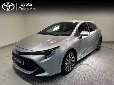Usado Toyota Corolla Style 122 CV (89 kW) 2022 Gris / plata Berlina