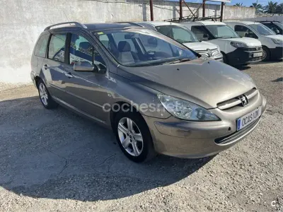 Usado Peugeot 307 90 CV (66 kW) 2003 Gris / plata Familiar