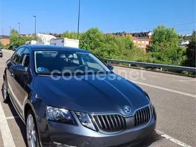 Usado Skoda Octavia 110 CV (80 kW) 2017 Gris / plata Berlina