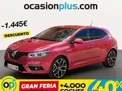 Usado Renault Mégane Zen 140 CV (102 kW) 2019 Rojo Utilitario