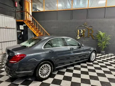 Usado Mercedes C220 170 CV (125 kW) 2015 Gris / plata Berlina