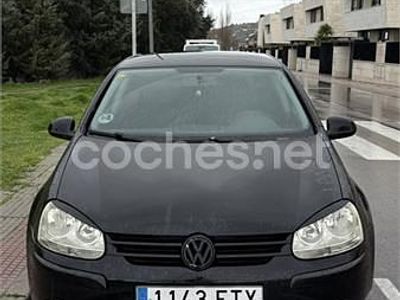 Usado VW Golf V Highline 105 CV (77 kW) 2007 Negro Berlina