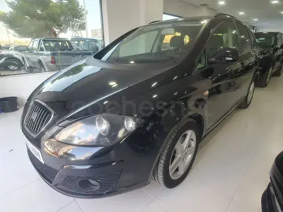 Usado Seat Altea Style 105 CV (77 kW) 2013 Negro Monovolumen
