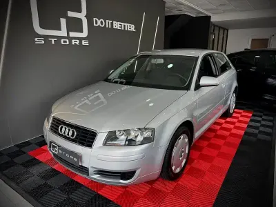 Usado Audi A3 Attraction 102 CV (75 kW) 2004 Gris / plata Utilitario