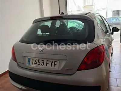 Begagnad Peugeot 207 Premium 90 HK (66 kW) 2007 Grå Sedan