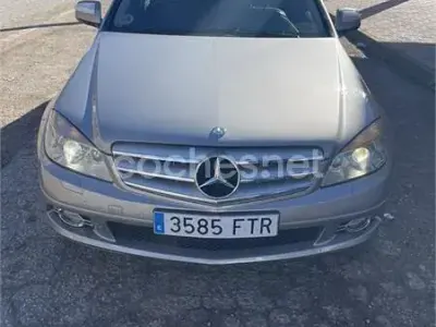 Usado Mercedes C200 Avantgarde 122 CV (89 kW) 2008 Gris / plata Berlina