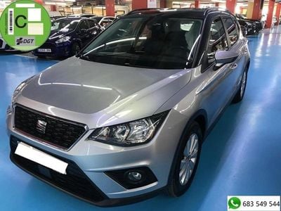 Usado Seat Arona Style Plus 110 CV (80 kW) 2021 Gris SUV