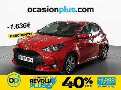 Usado Toyota Yaris Hybrid Active 116 CV (85 kW) 2024 Rojo Berlina